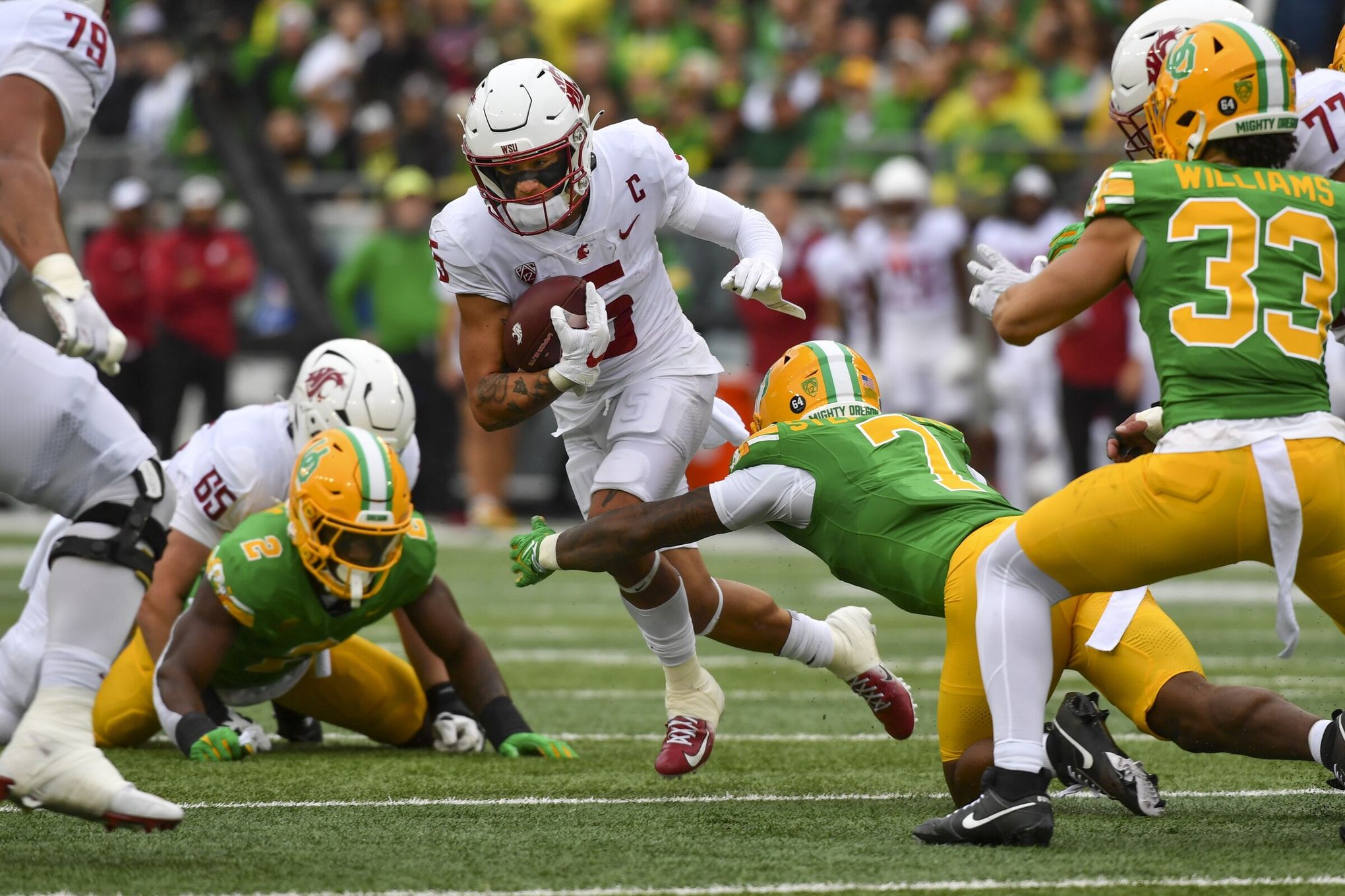 Oregon Ducks beat Washington State Cougars in Eugene