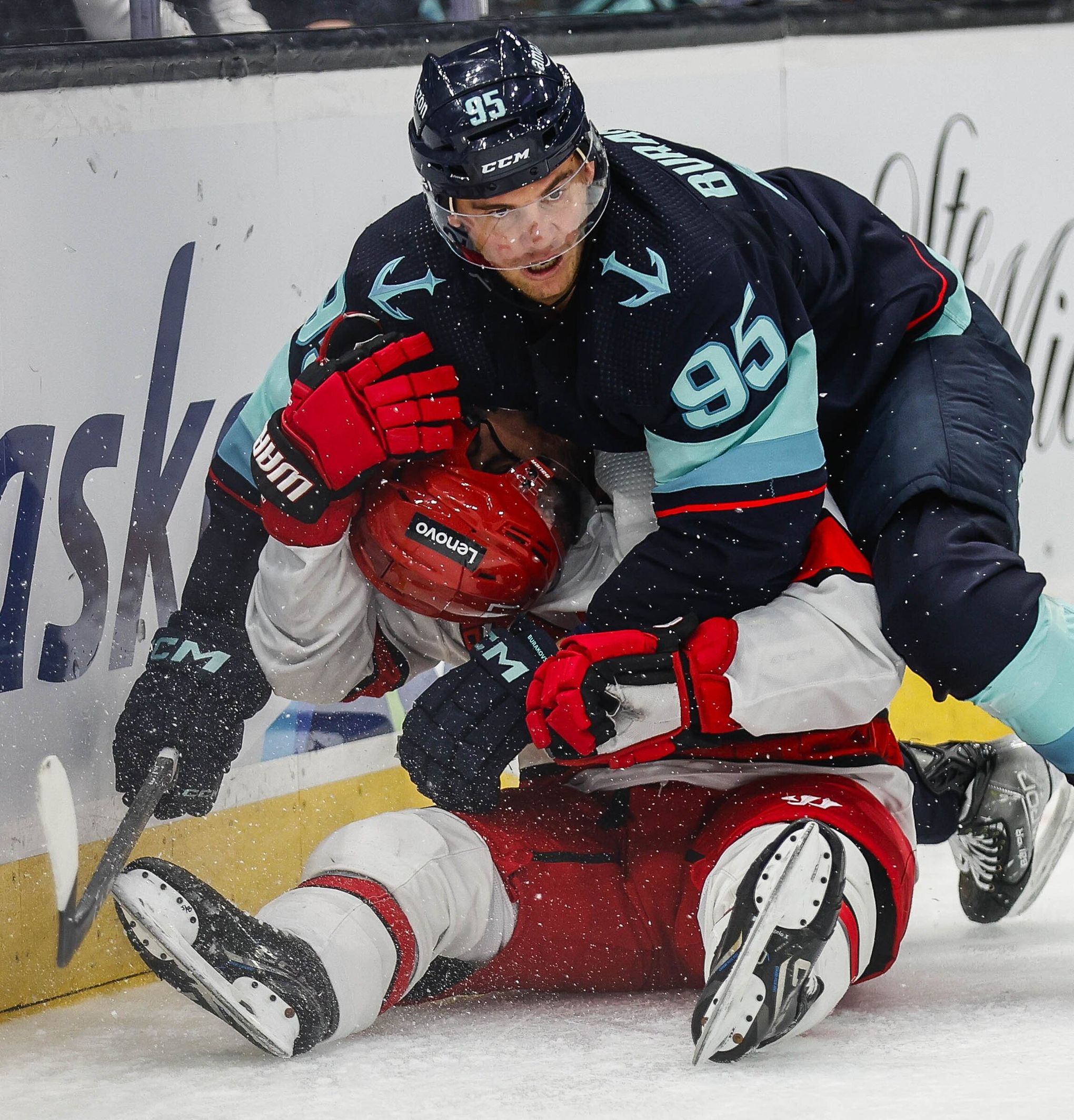 Mark Stone leaves game with upper-body injury