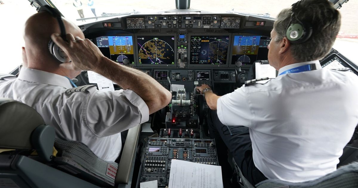 Jumpseat: An Airline Pilot Returns Home - FLYING Magazine