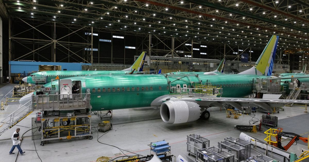 Boeing 737 MAX remodel and Air Power One prices pressure .6 billion loss