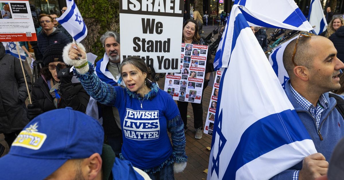 数百人在西雅图先驱广场举行集会，支持以色列