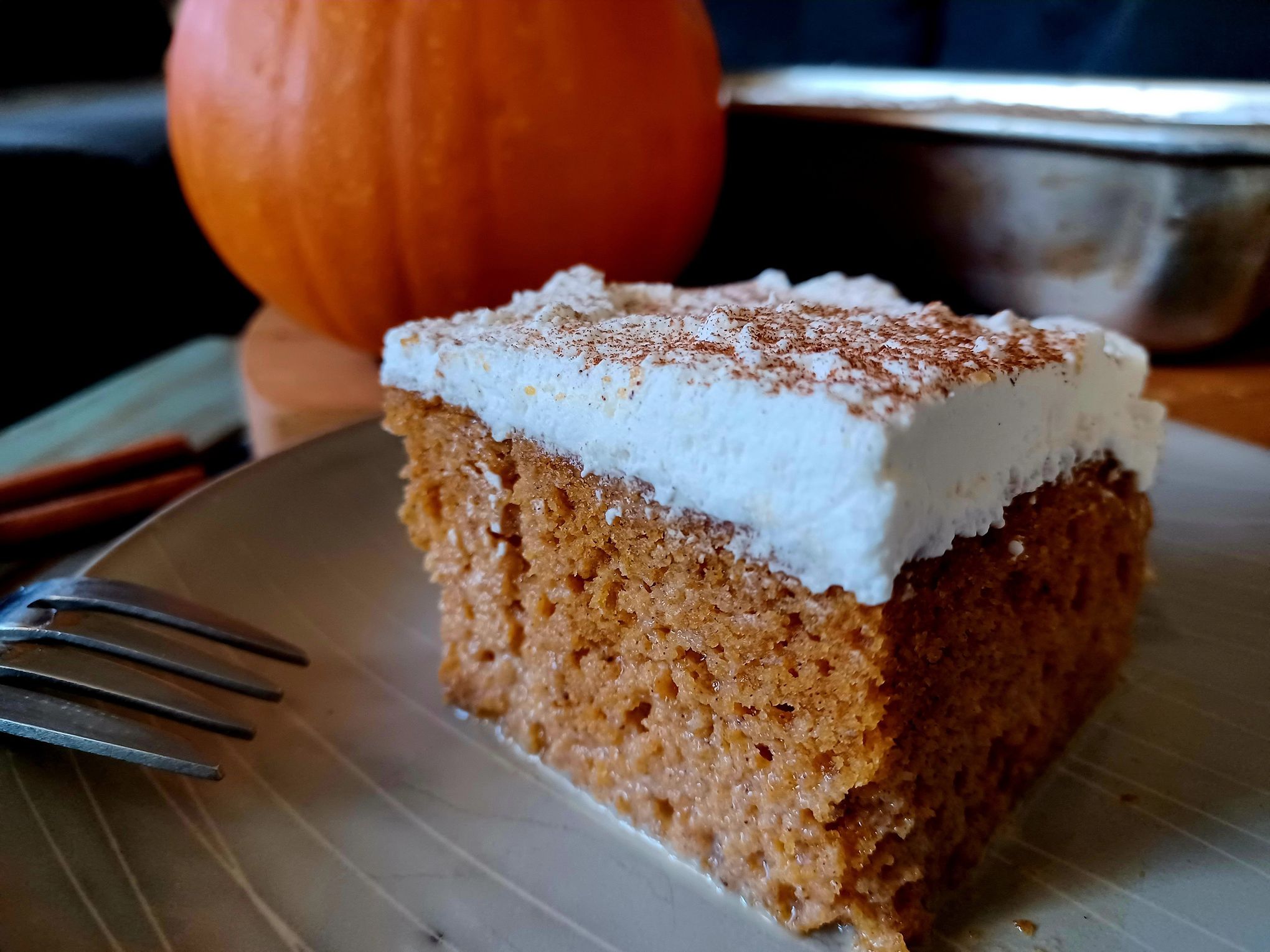 https://images.seattletimes.com/wp-content/uploads/2023/10/202310020530MCT_____PHOTO____FOOD-PUMPKINSPICE-TRES-LECHES-OS.jpg?d=2040x1530