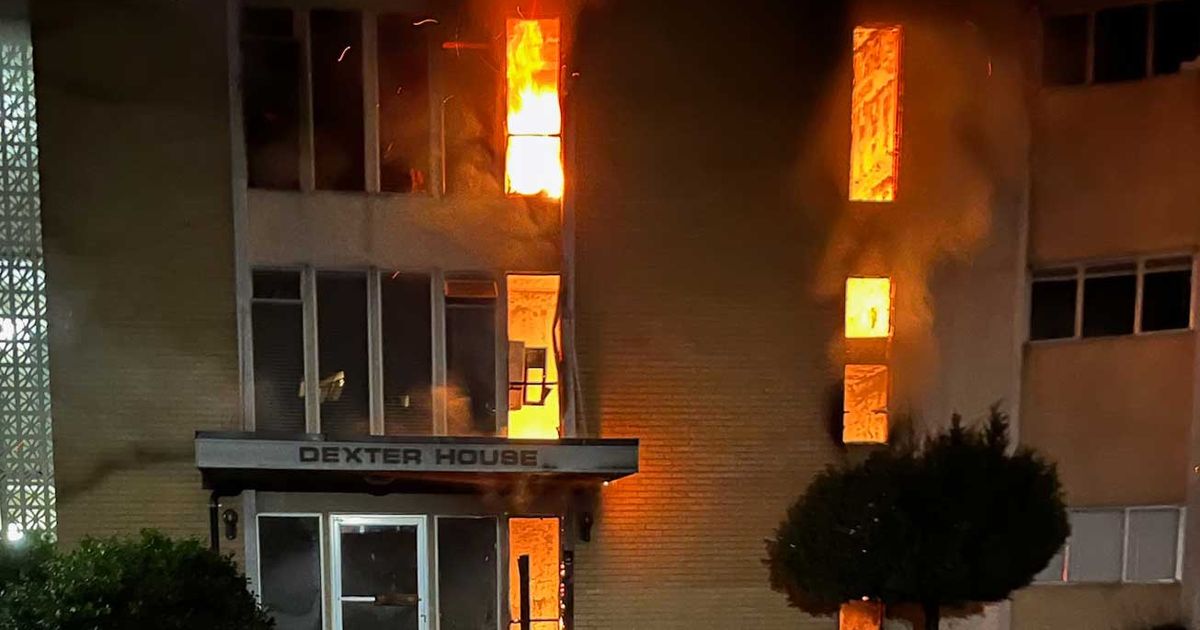 西雅图公寓火灾造成居民流离失所，被认定为有意纵火