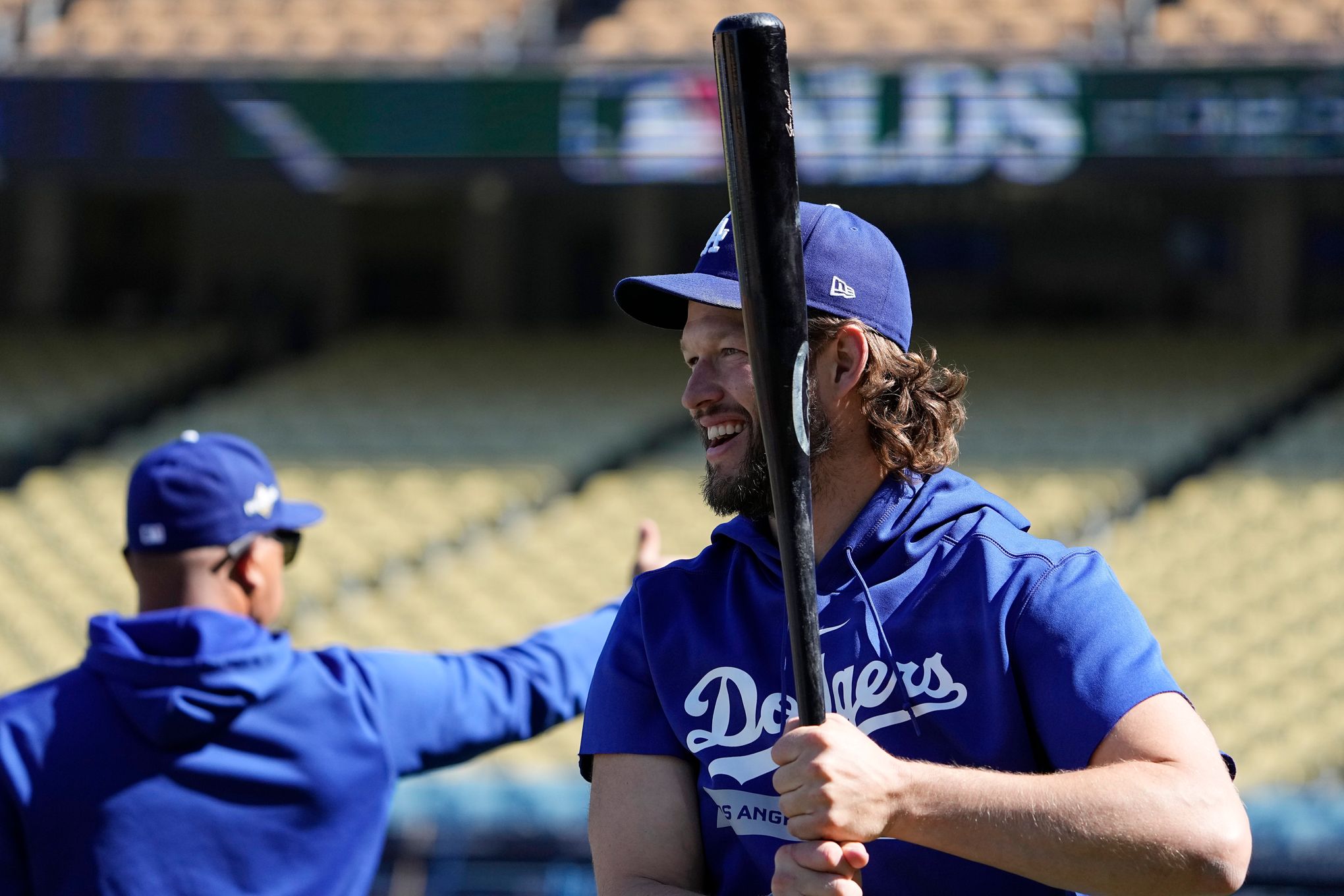 Seattle Mariners have no answers for Los Angeles Dodgers pitcher Clayton  Kershaw