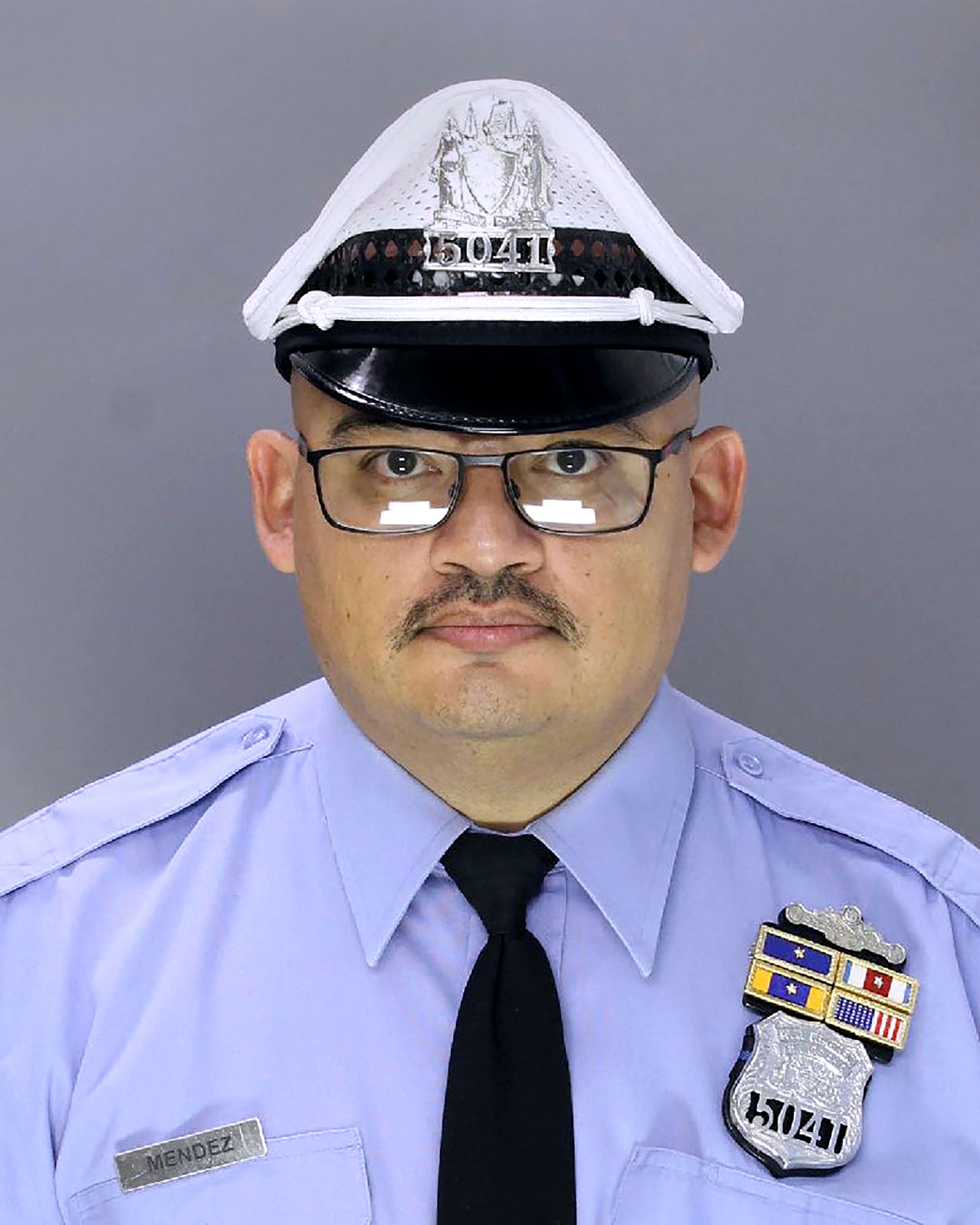 Police officer killed in shooting after break-in at Philadelphia