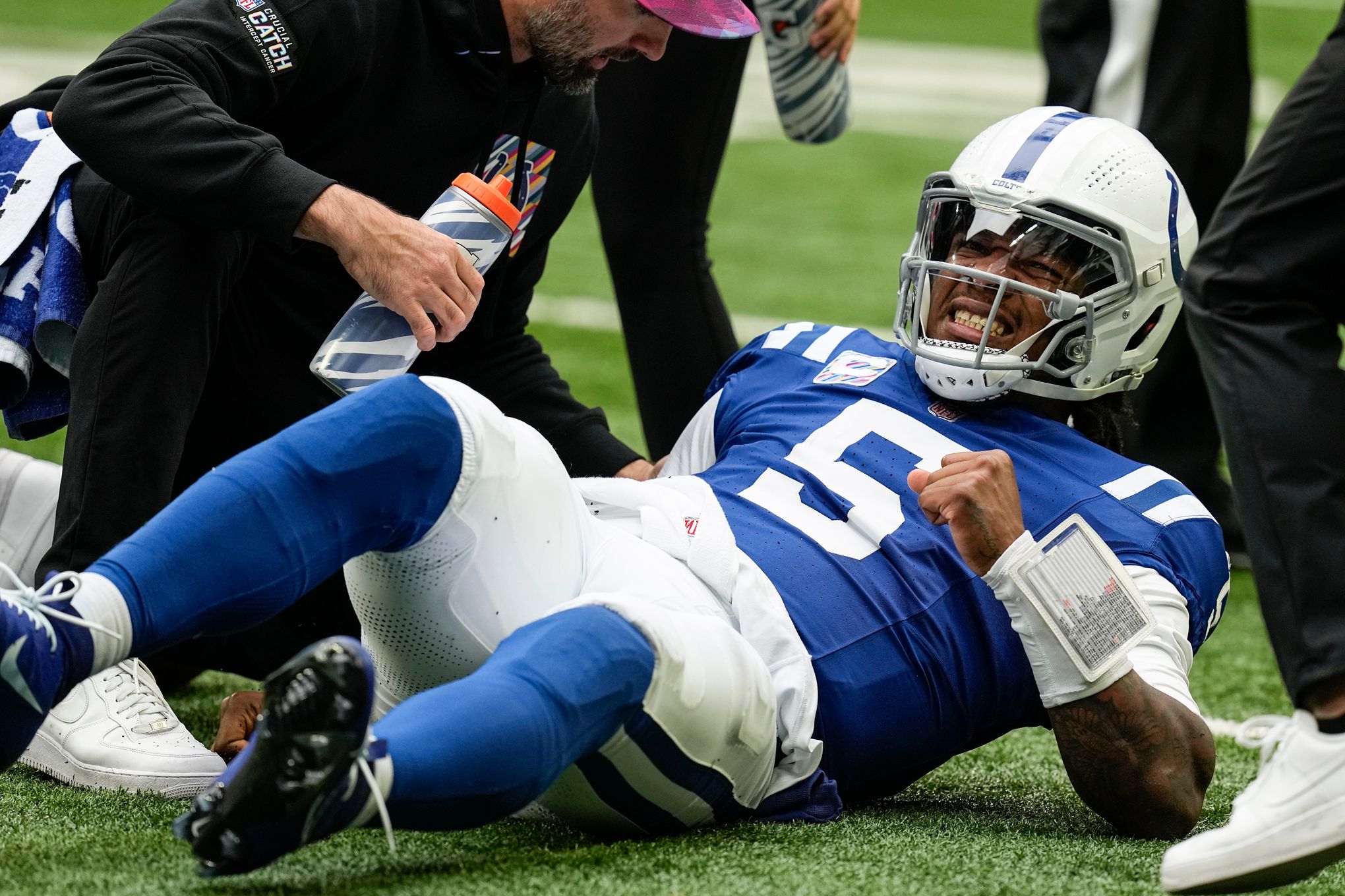 Colts' Richardson rushes two TDs before his concussion - ESPN