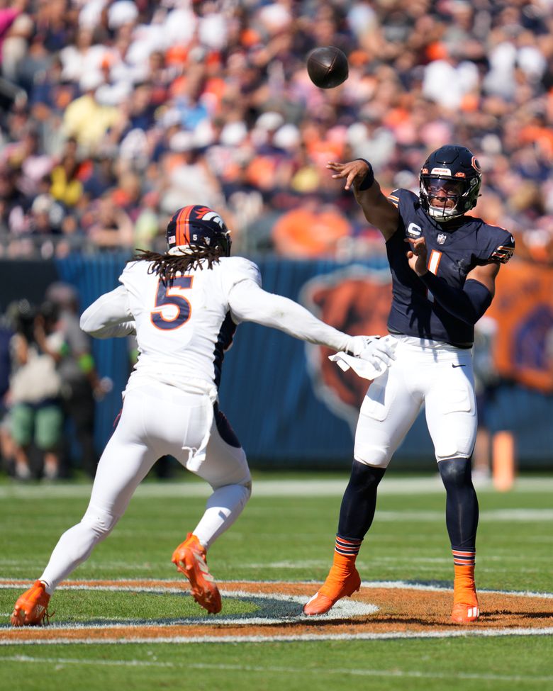 Twitter reacts to Bears QB Justin Fields' perfect first half vs. Broncos