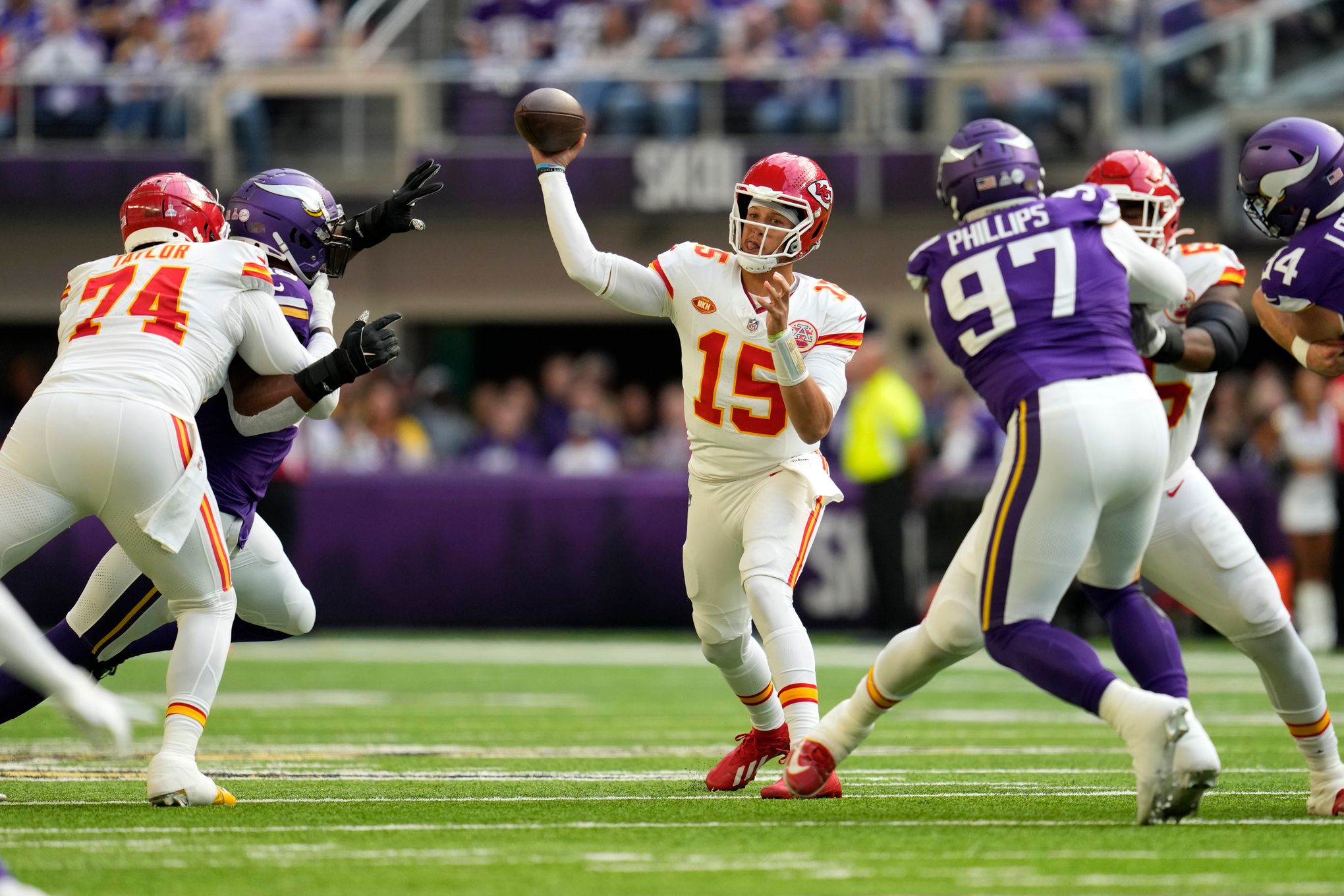 Chiefs Took Delay Of Game Penalty On First Play - Here's Why - The