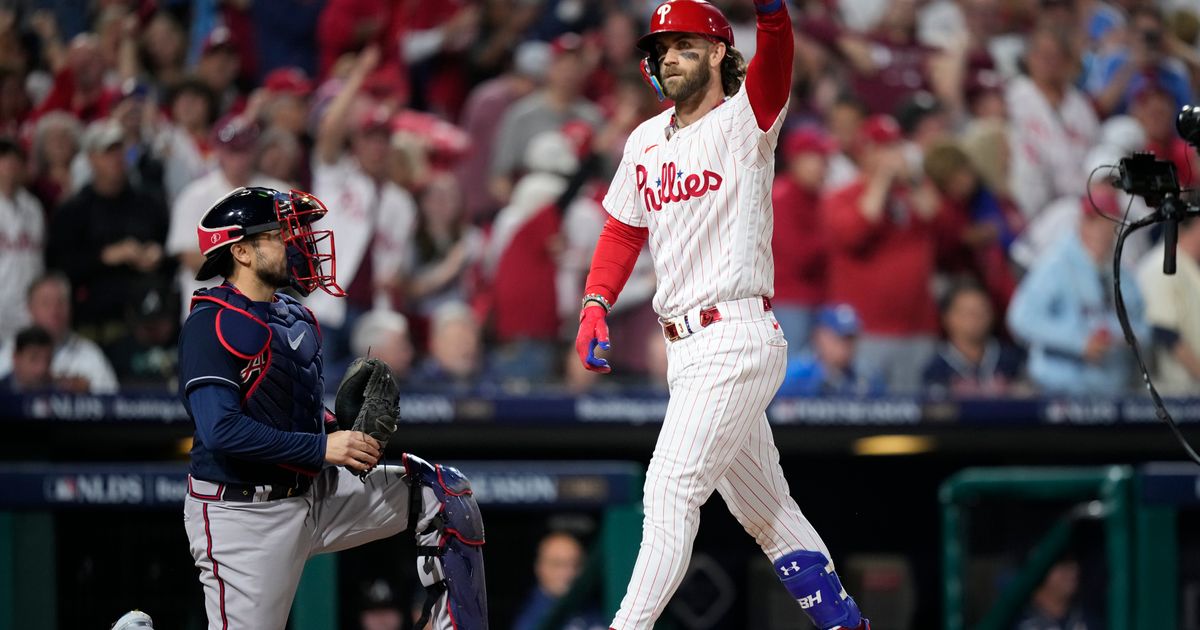 Braves radio booth not big fans of Bryce Harper's Orlando Arcia staredown