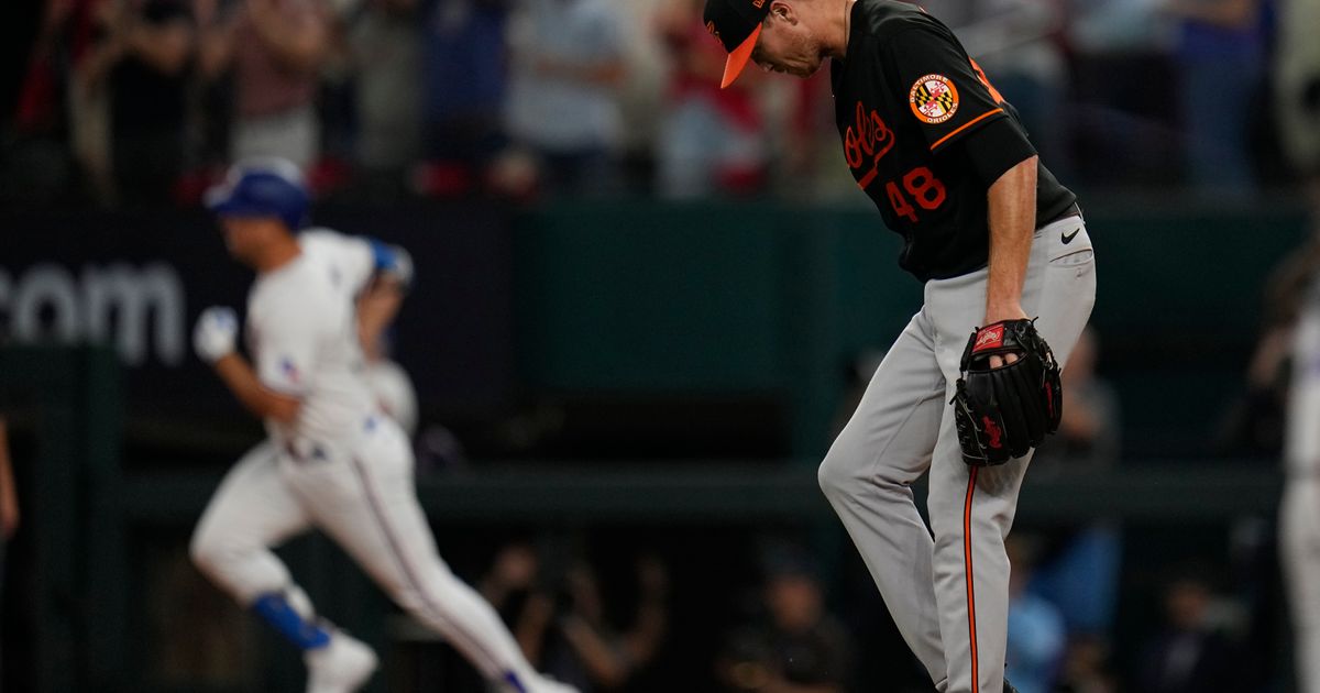 Seager breaks Bonds' Division Series record for walks, is 1st in