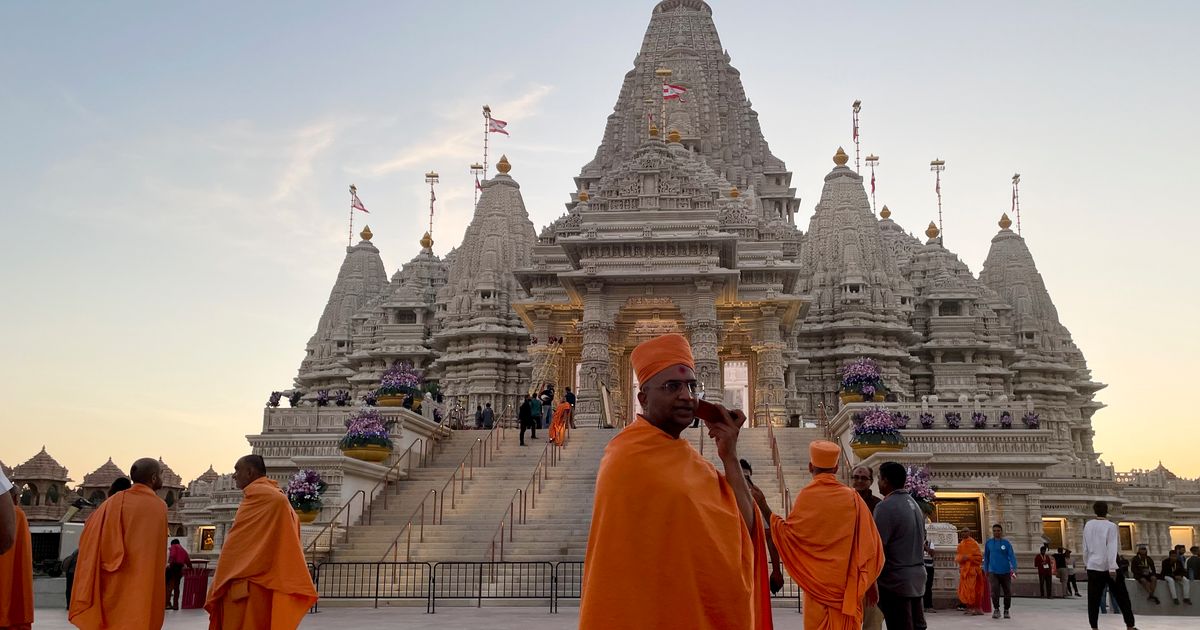 Largest Hindu temple outside India in the modern era opens in New ...