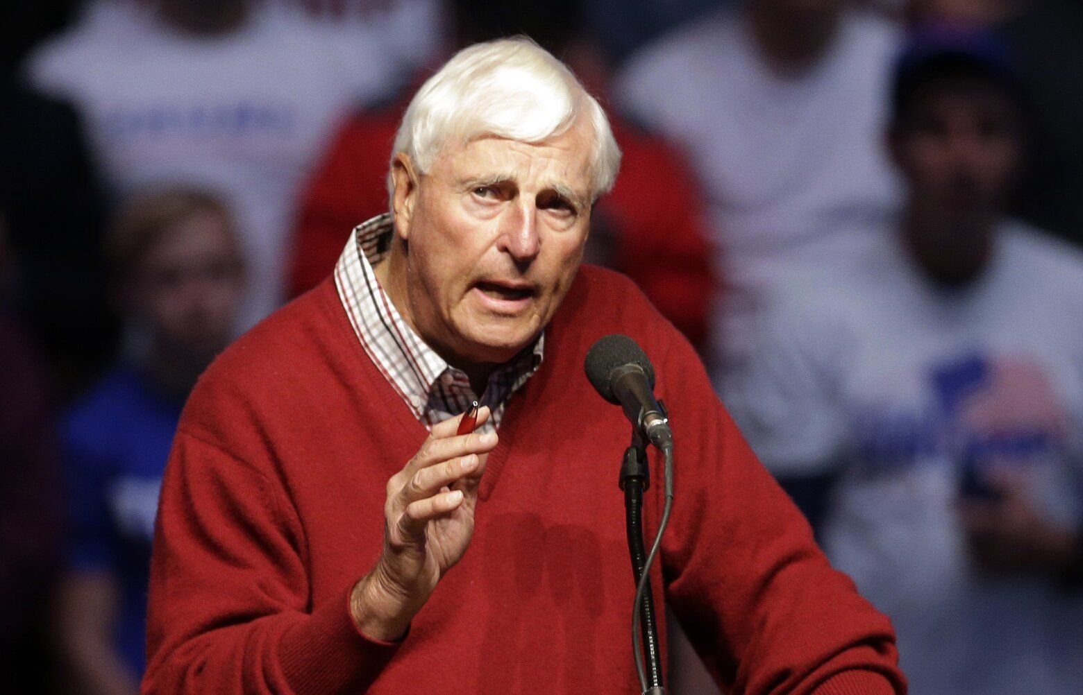 Bob Knight, Indiana's combustible coaching giant, dies at age 83