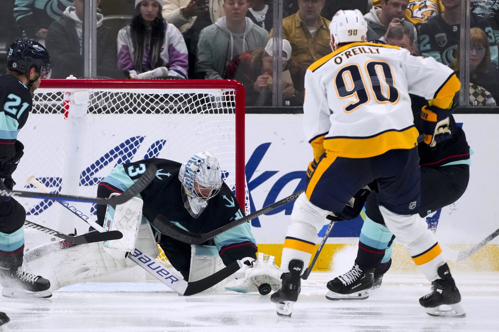 Blues shut down Wild offense, take 4-0 victory in Game 1 of NHL playoffs