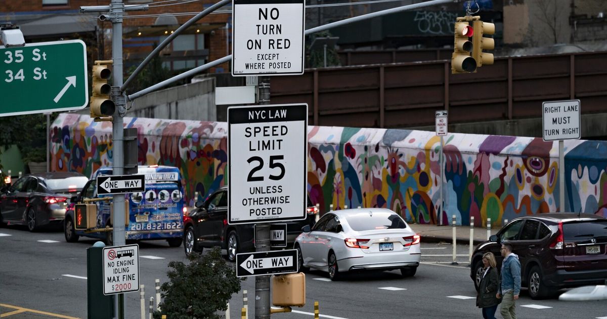 红灯右转？随着行人死亡人数的上升，包括西雅图在内的美国城市正在考虑禁止