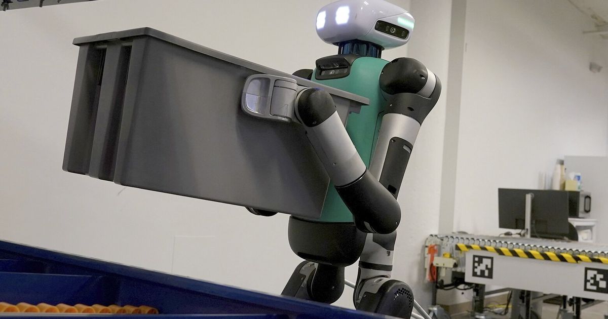 Sanctuary AI unveils general purpose humanoid robot - The Robot Report