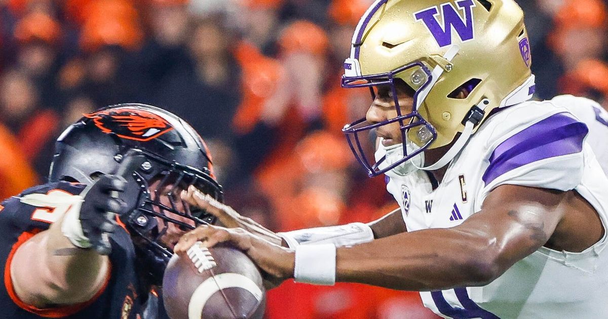 No. 5 UW Huskies hold on to beat No. 10 Oregon State 22-20 to remain unbeaten