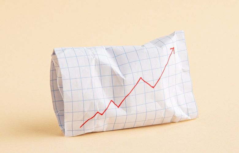 Experts say that while there are some benefits to sleep-tracking devices, the data they provide can be presented in misleading ways, and caution that the devices aren’t a cure for insomnia or other sleep disorders. (Derek Brahney/The New York Times)  — FOR EDITORIAL USE ONLY WITH NYT STORY SLEEP TRACKERS by HEID of NOV. 29, 2023. ALL OTHER USE PROHIBITED. XNYT0277