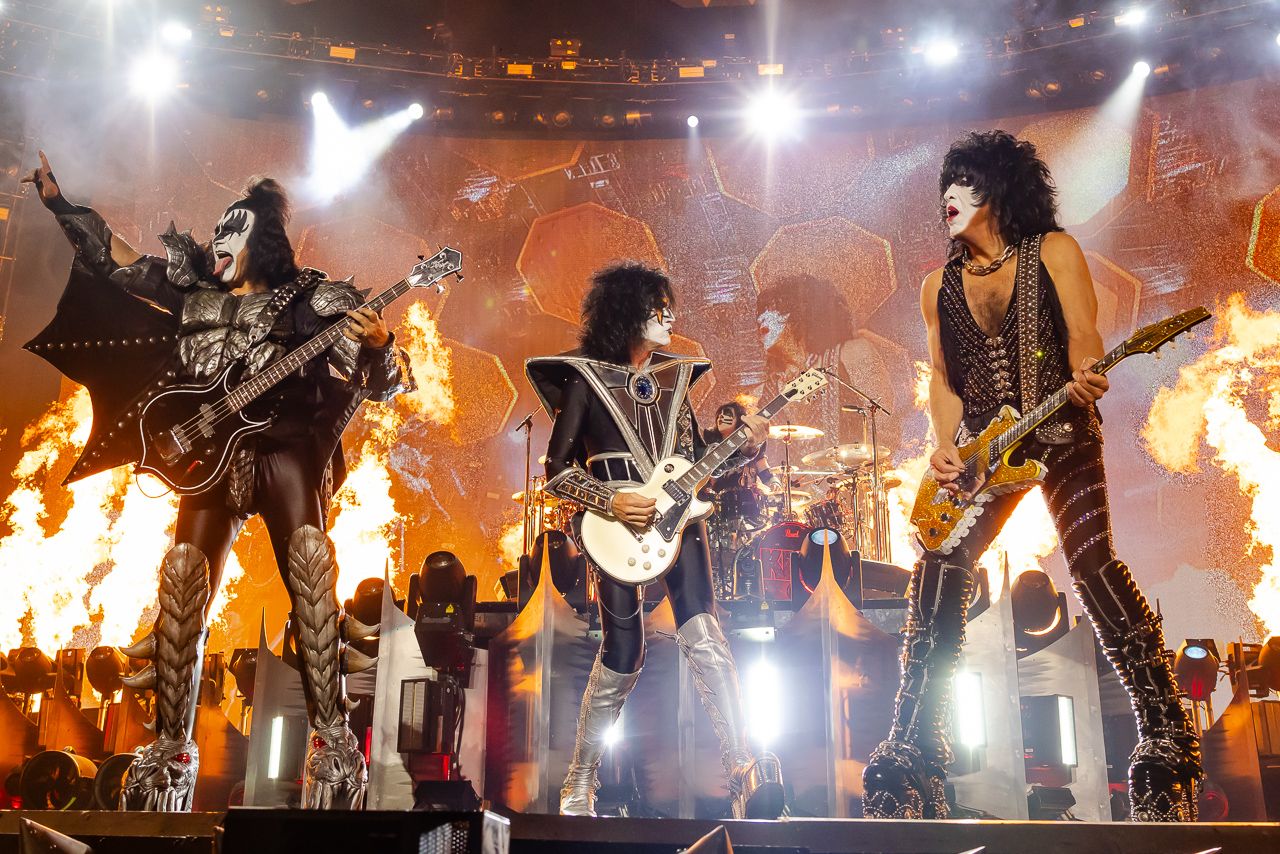 Review: KISS' shock-rock time capsule ignites Seattle one last time | The  Seattle Times