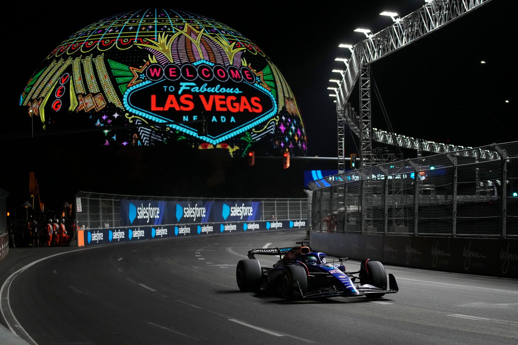 Why Formula 1 Was a Wild Success in Las Vegas, Despite Ticket Slump -  Bloomberg