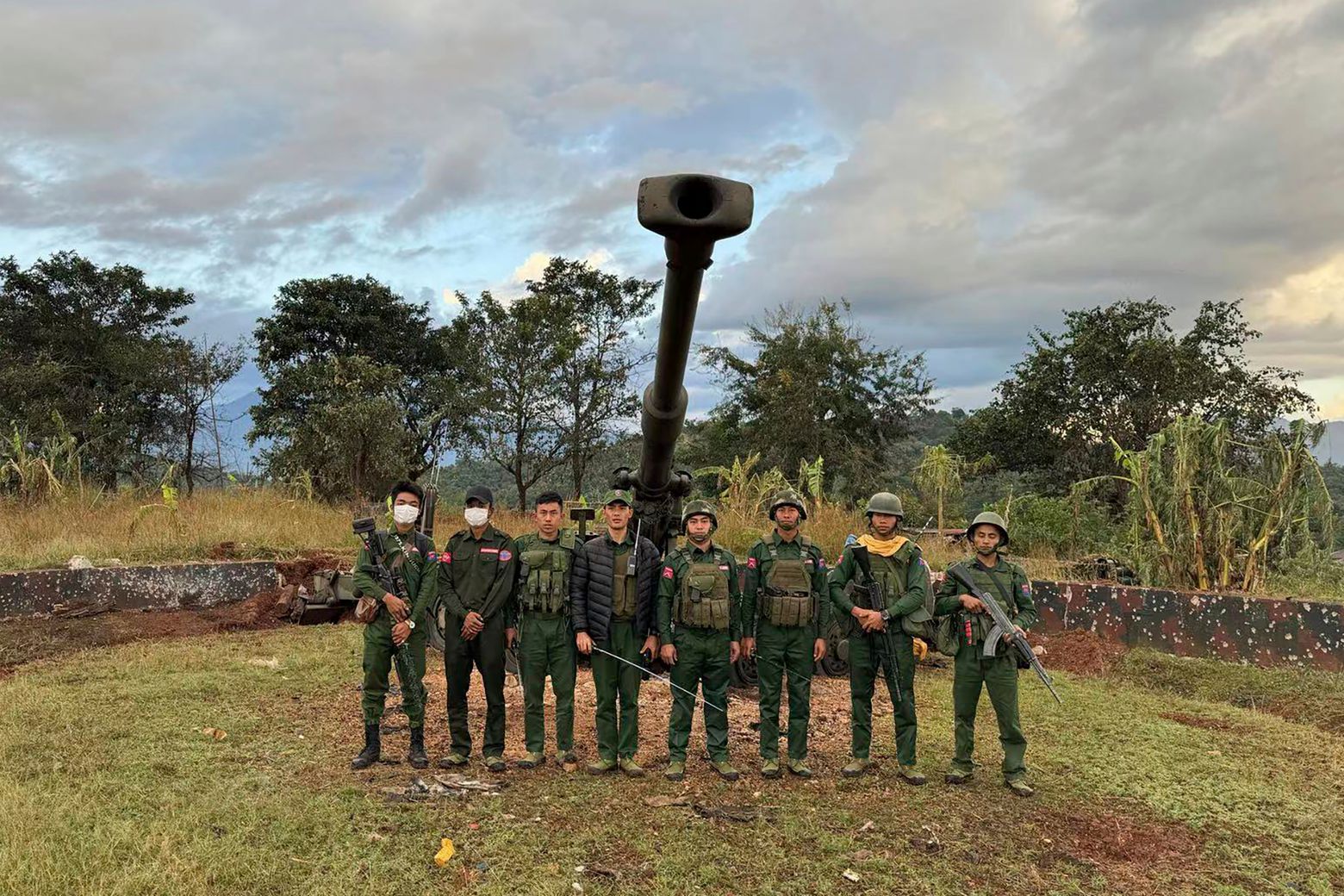 Myanmar's military is losing ground against coordinated nationwide attacks,  buoying opposition hopes | The Seattle Times