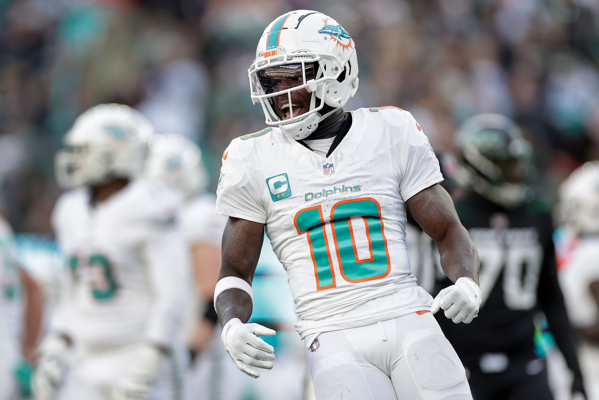 Dolphins WR Tyreek Hill claims he doesn't watch film before games