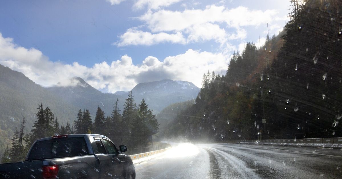 Eastbound I 90 Reopens After 30 Semi Trucks Spun Out On Snoqualmie Pass The Seattle Times 6441