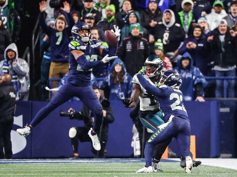 Reporter Bob Condotta grades the Seahawks' win over the Eagles in Week 15