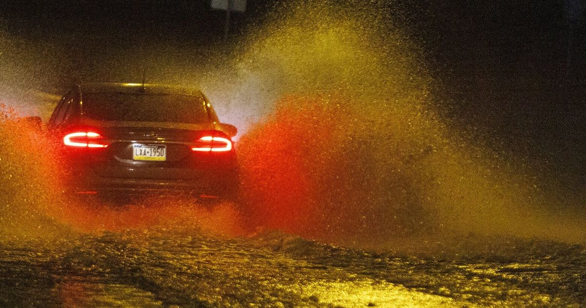Deadly storm batters Northeastern US, knocking out power, grounding ...