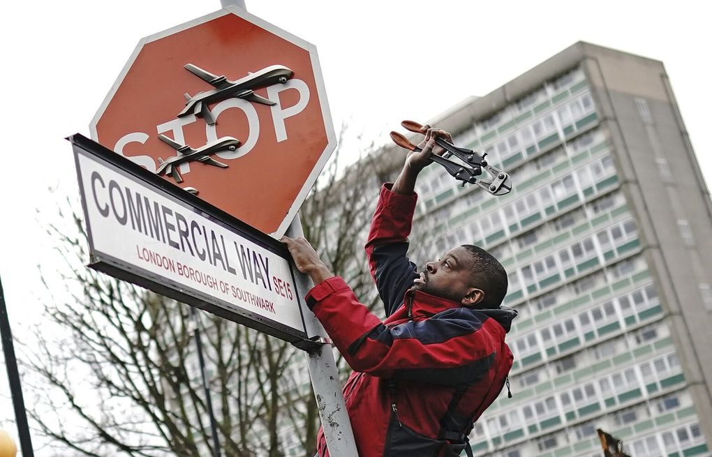 Now you see it, now you don't: Banksy stop sign taken from London street  soon after it appears | The Seattle Times