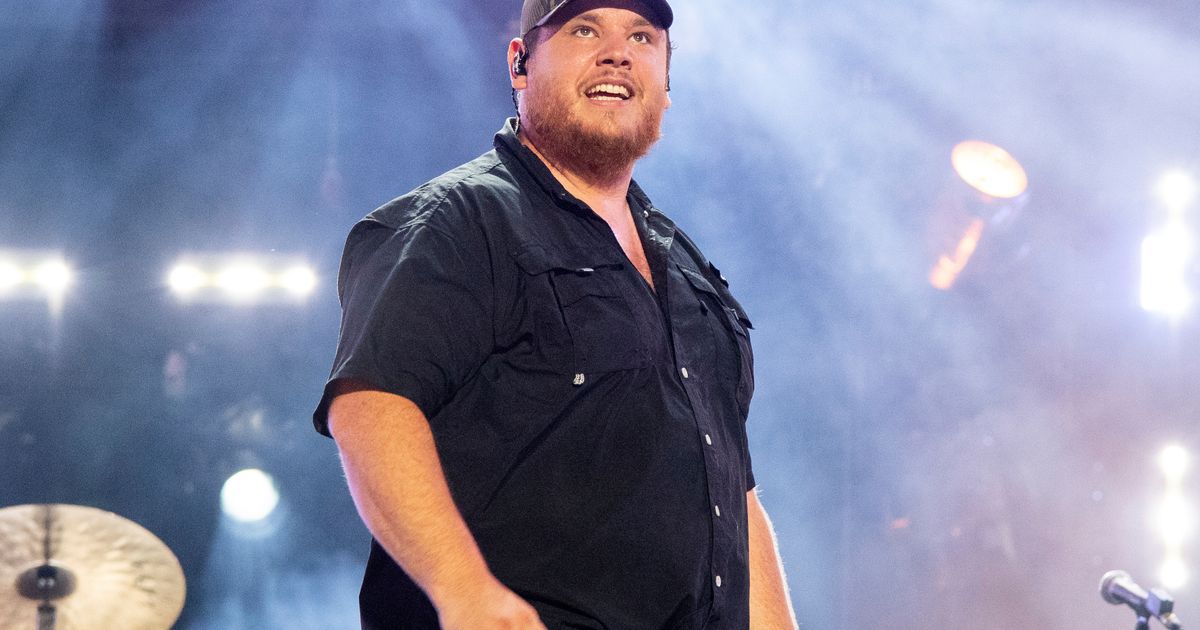 Luke Combs helping a fan who almost owed him $250,000 for selling ...