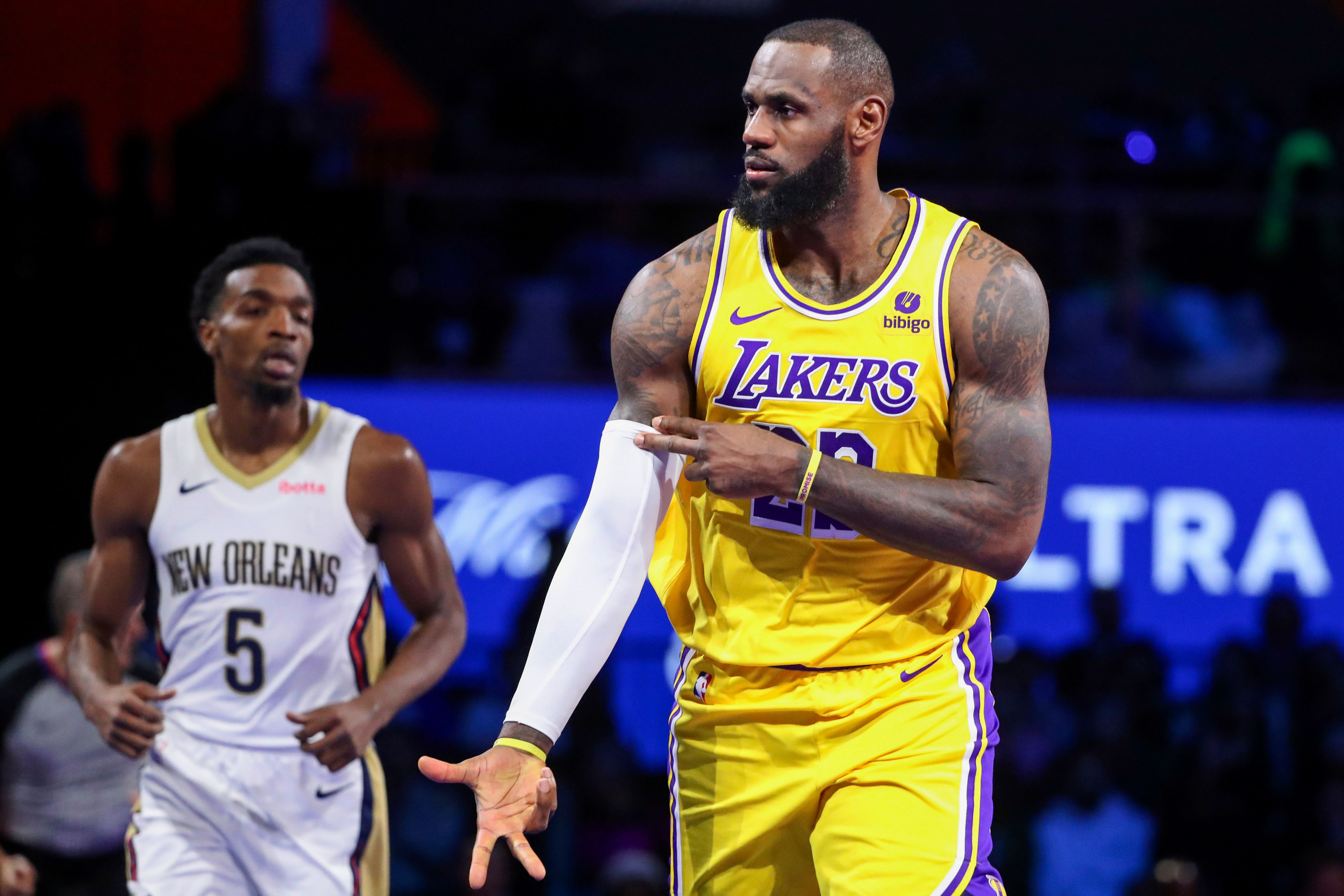 LeBron James scores 30 points Lakers rout Pelicans 133 89 to