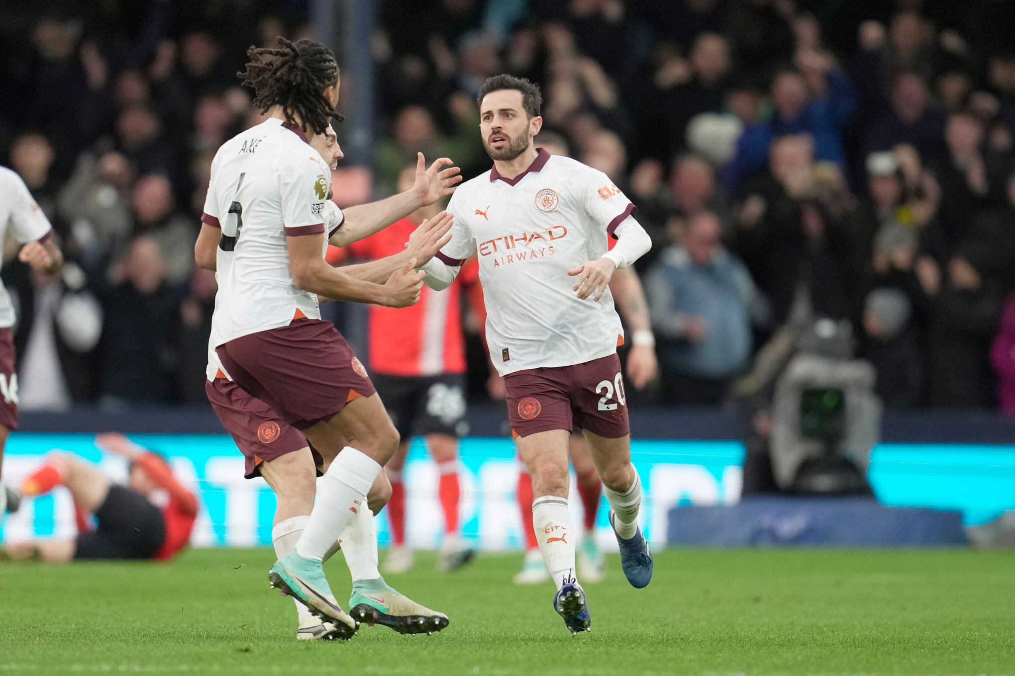 Fulham wins 5-0 in Premier League for 2nd time in 4 days after thrashing  West Ham