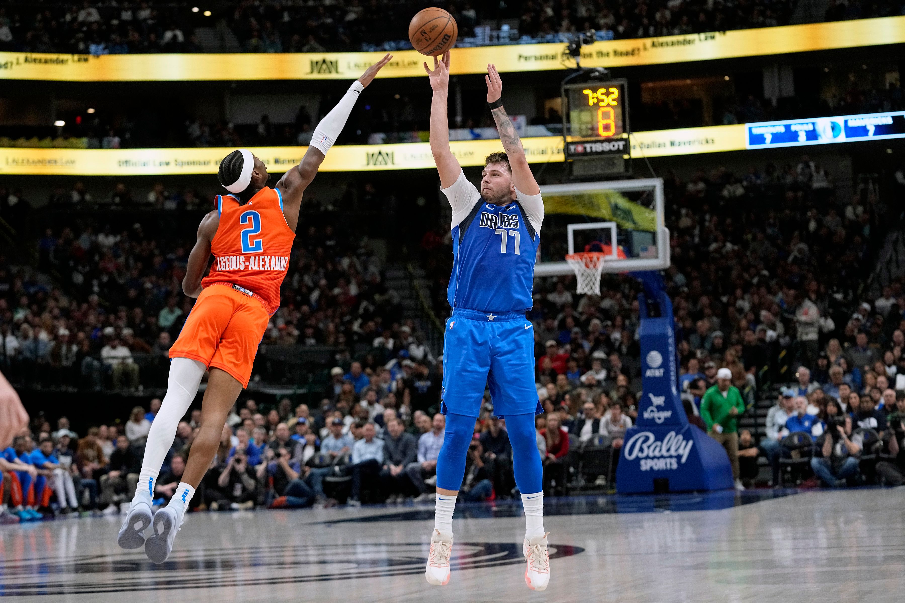 Thunder rally after allowing late 30 0 run and defeat Mavericks