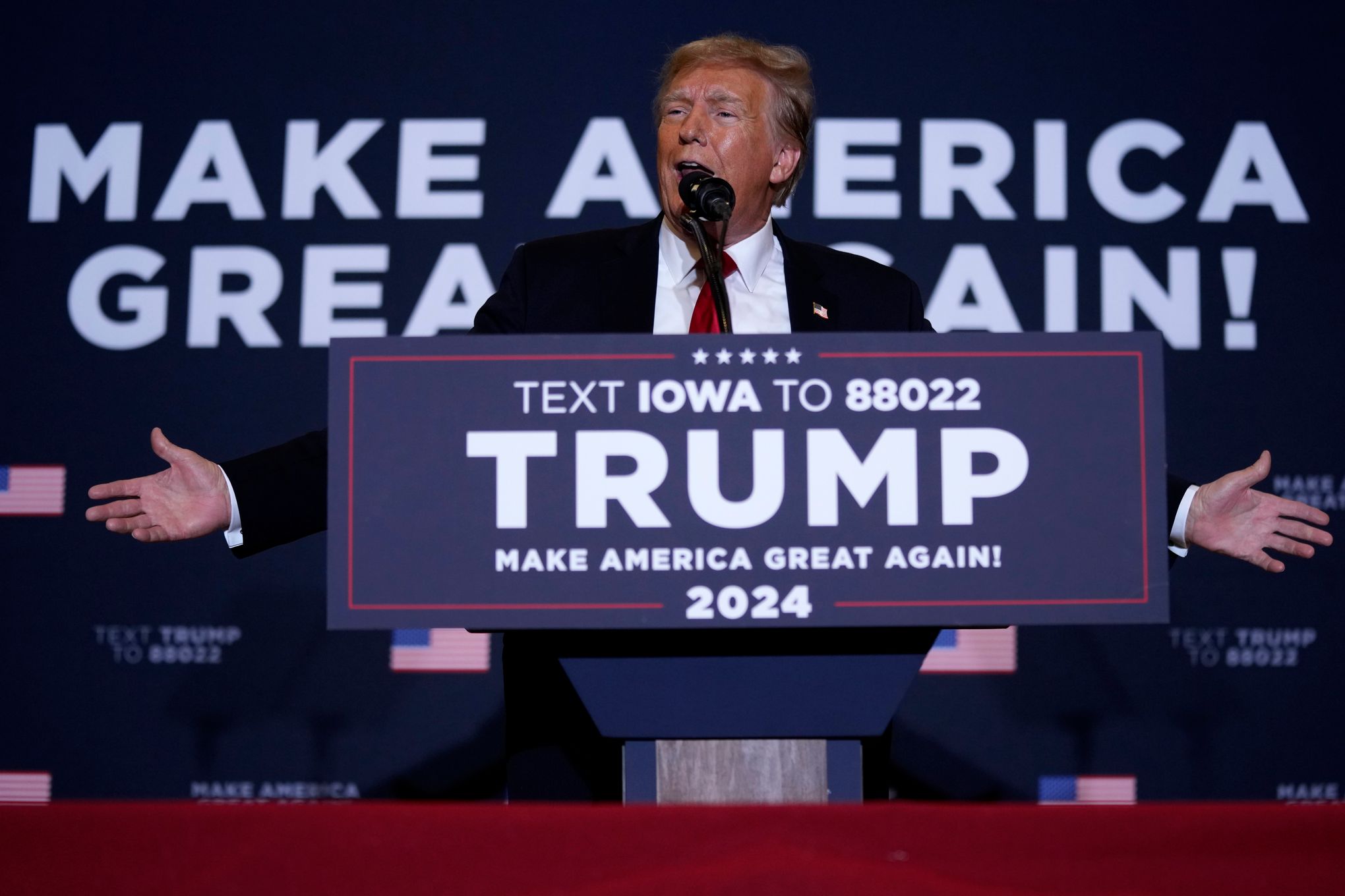 Oregon Man Launches Trump Has Tiny Hands PAC