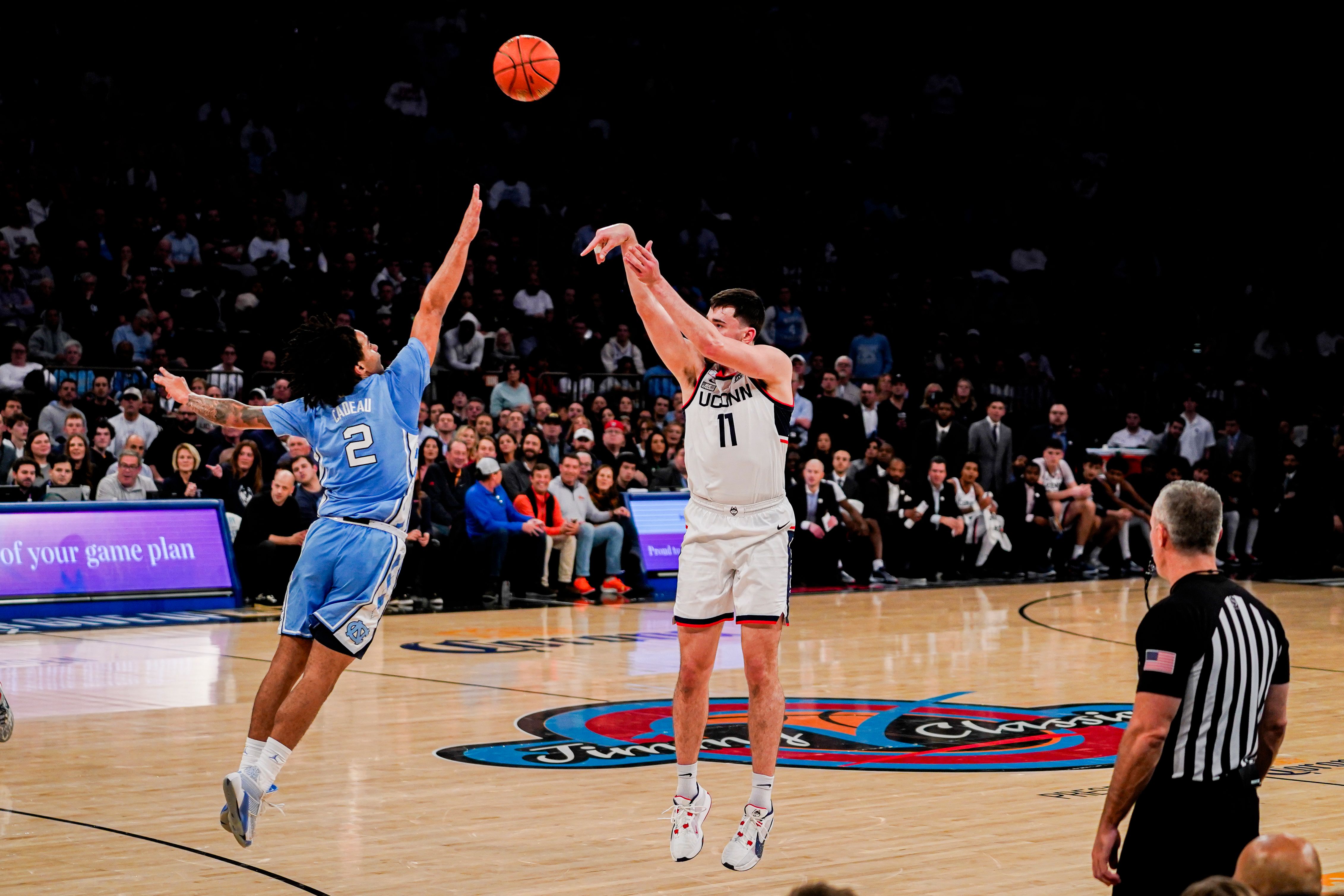 Spencer scores 23 to lead No. 5 UConn past No. 9 North Carolina 87