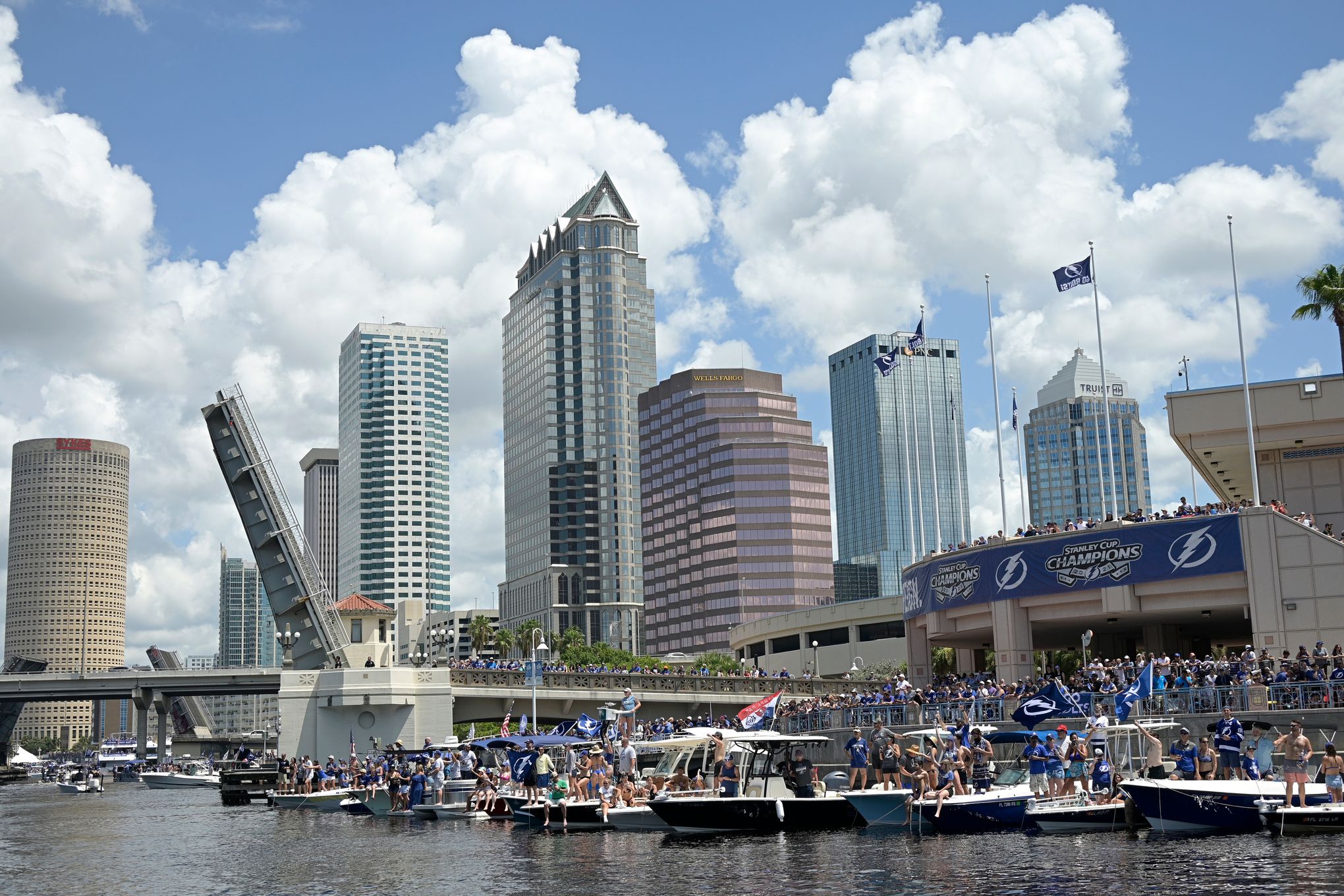 Tampa settles lawsuit with feds over parental leave for male