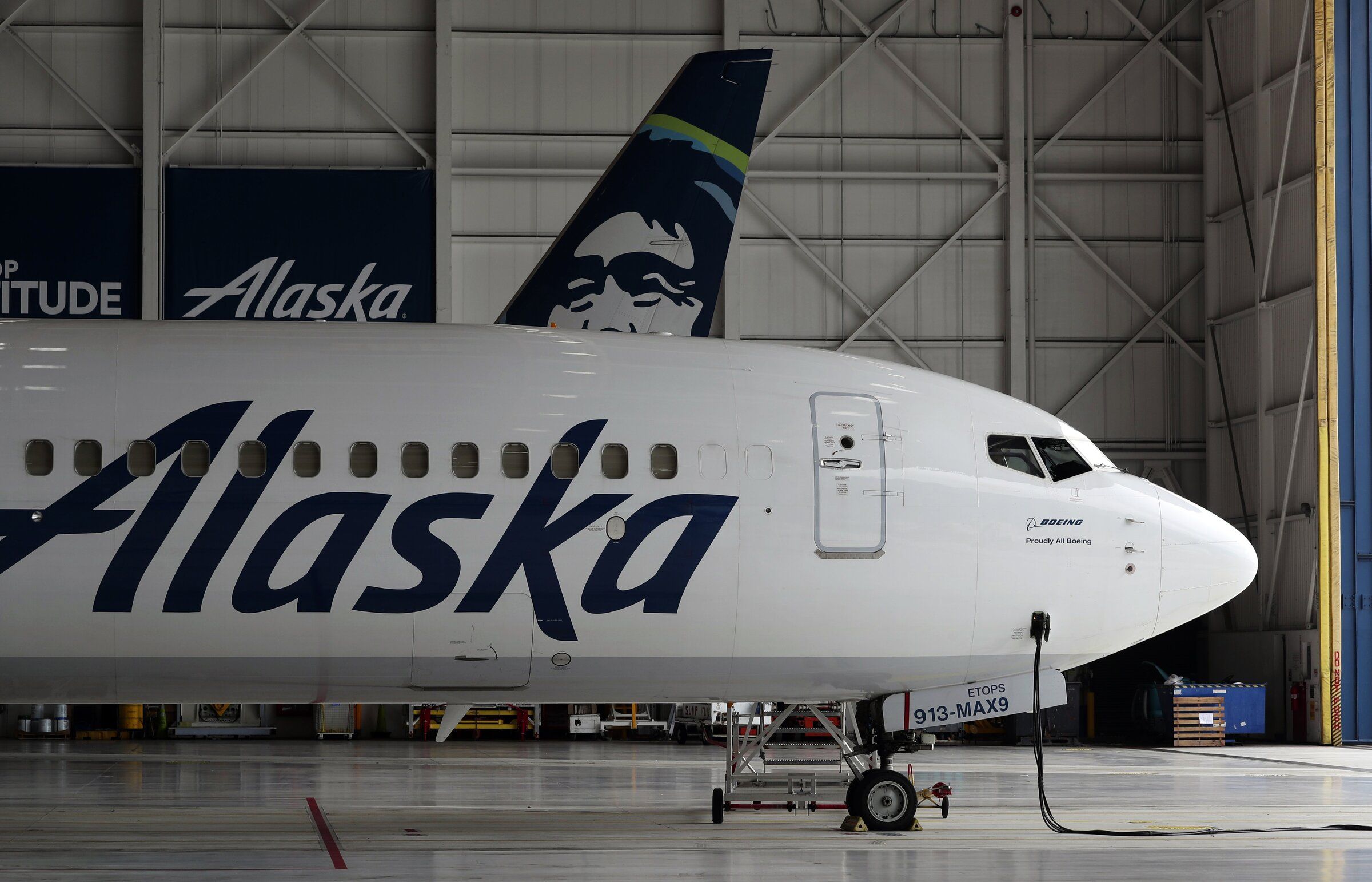 FAA grounds MAX 9 jets; several Alaska Airlines passengers