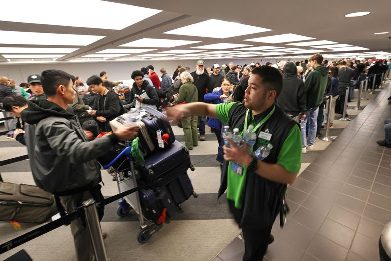 https://images.seattletimes.com/wp-content/uploads/2024/01/01062024_2mainbar-passengers_194837.jpg?d=780x520