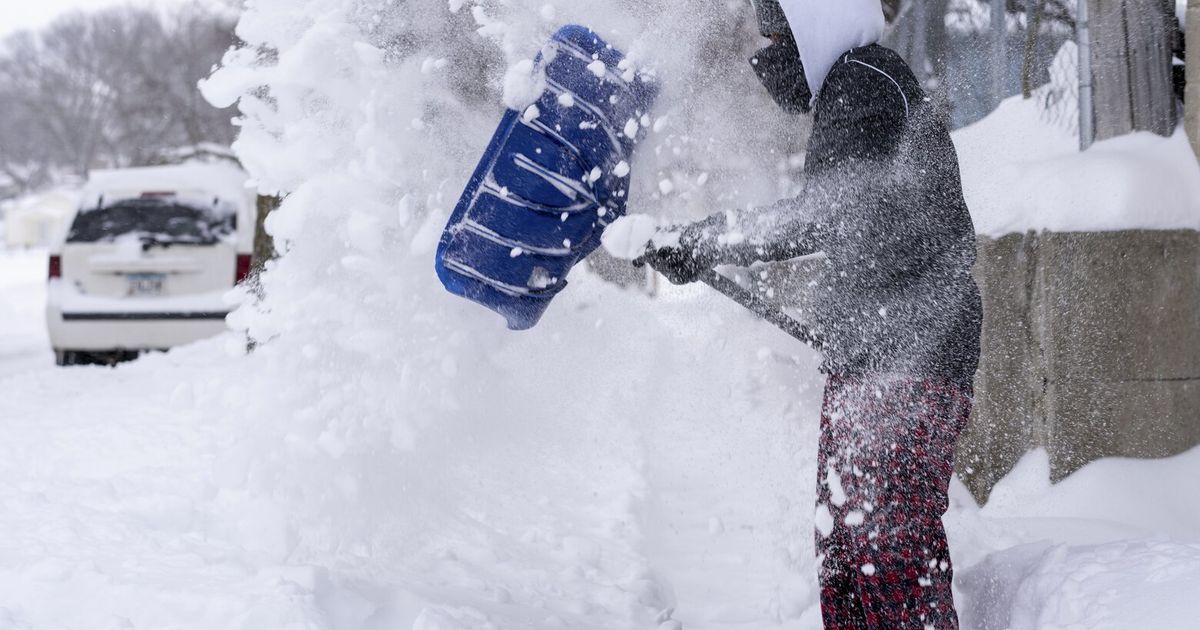 Snow, ice, wind and bitter cold pummels the northern US in dangerous ...