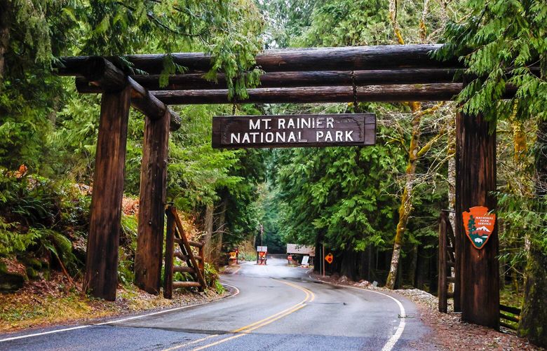 The Nisqually entrance at Mt. Rainier National Park, Dec. 31, 2022. 222577