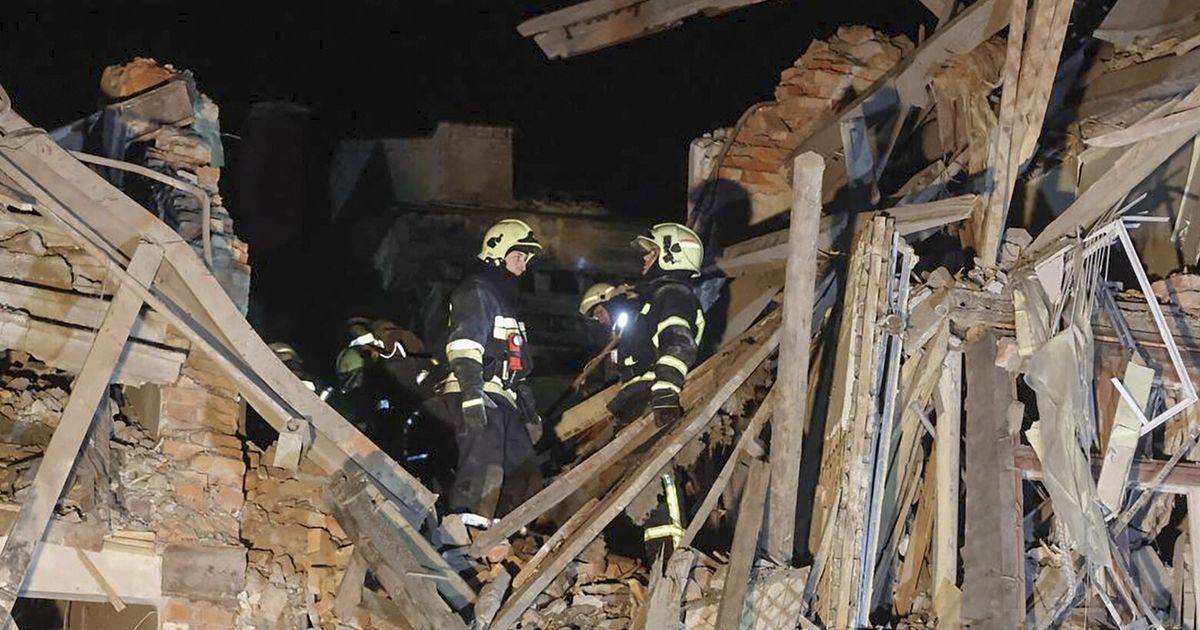 Russian missiles hit Ukrainian apartment buildings in latest deadly ...