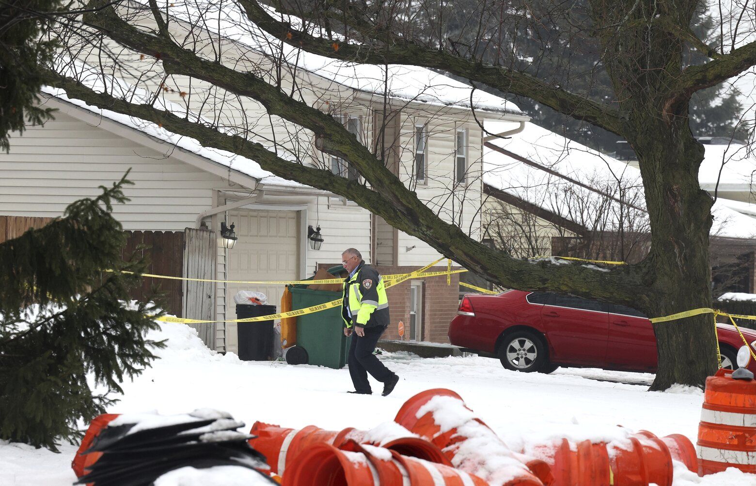 Man Suspected Of Killing 8 People In Suburban Chicago Was Related To ...