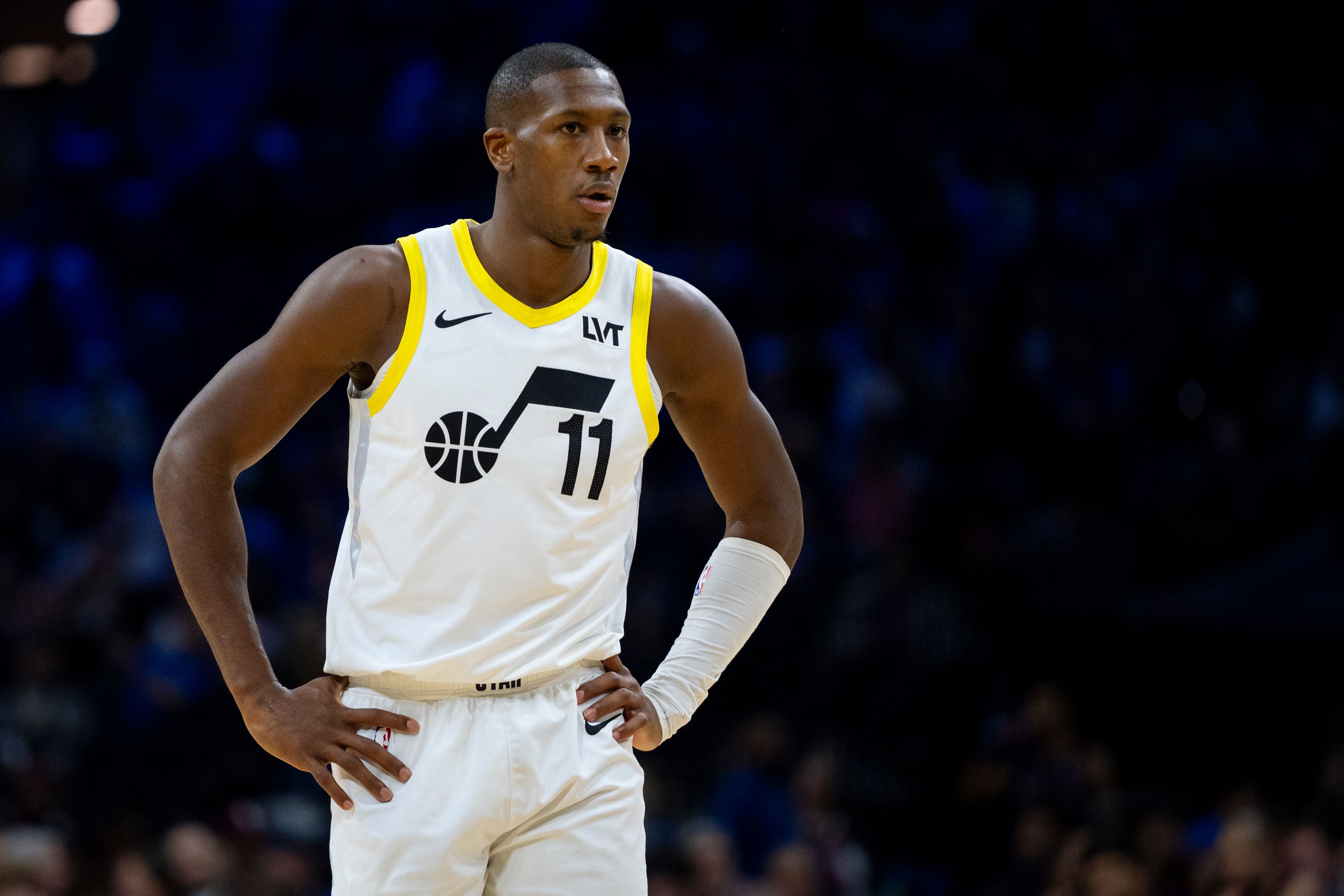 kris dunn hawks jersey