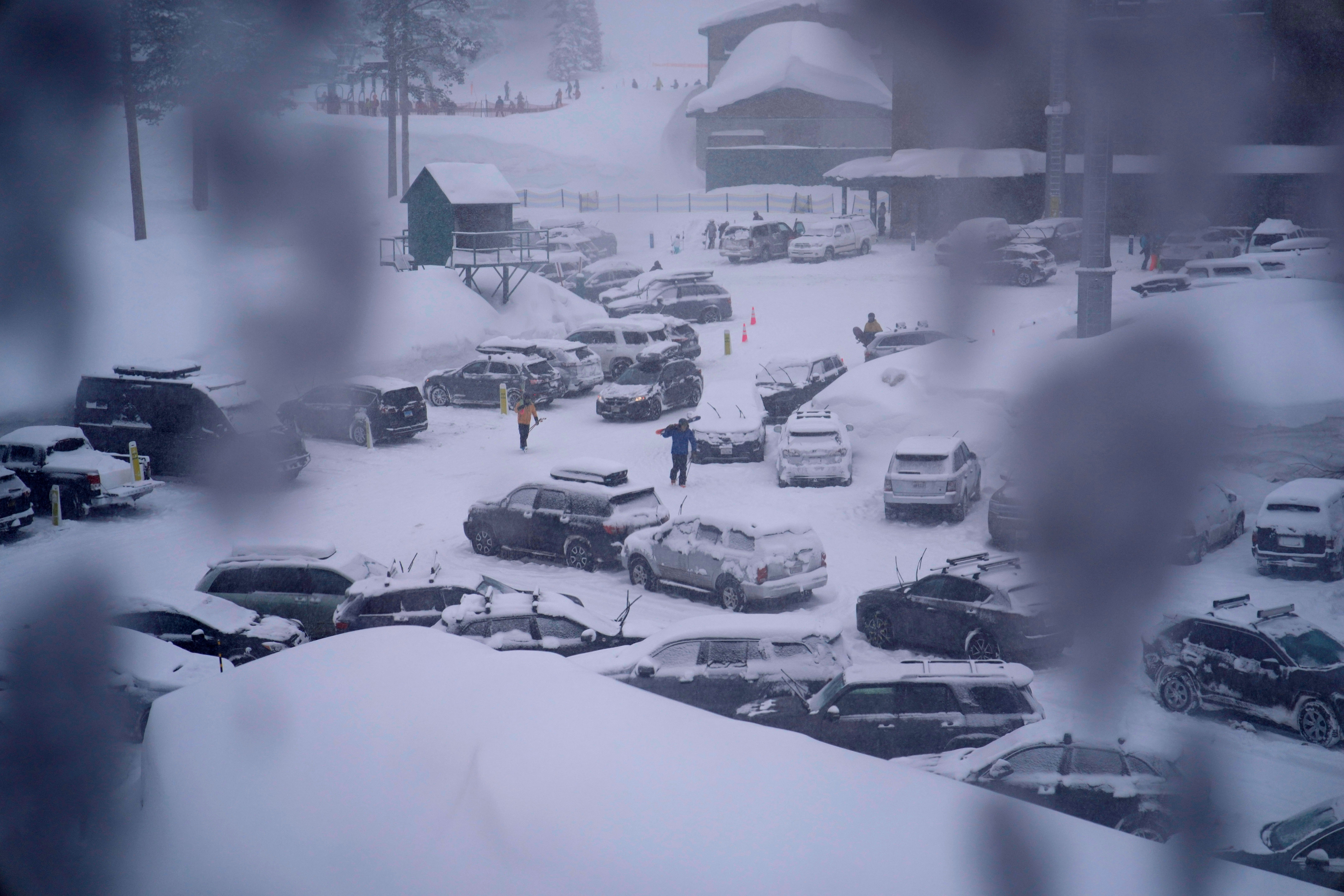 Avalanche kills 1, injures 3 at California ski resort that once