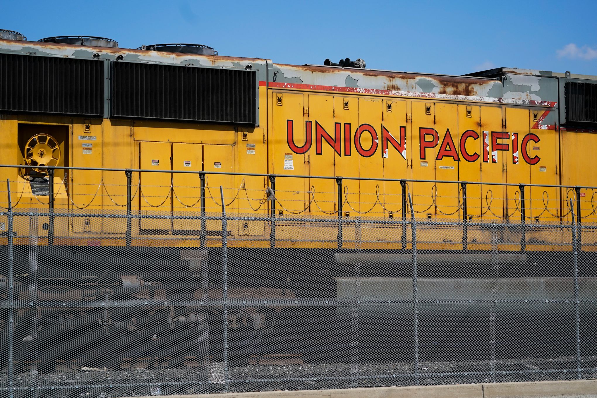 Bonhams : A Union Pacific promotional railroad spike