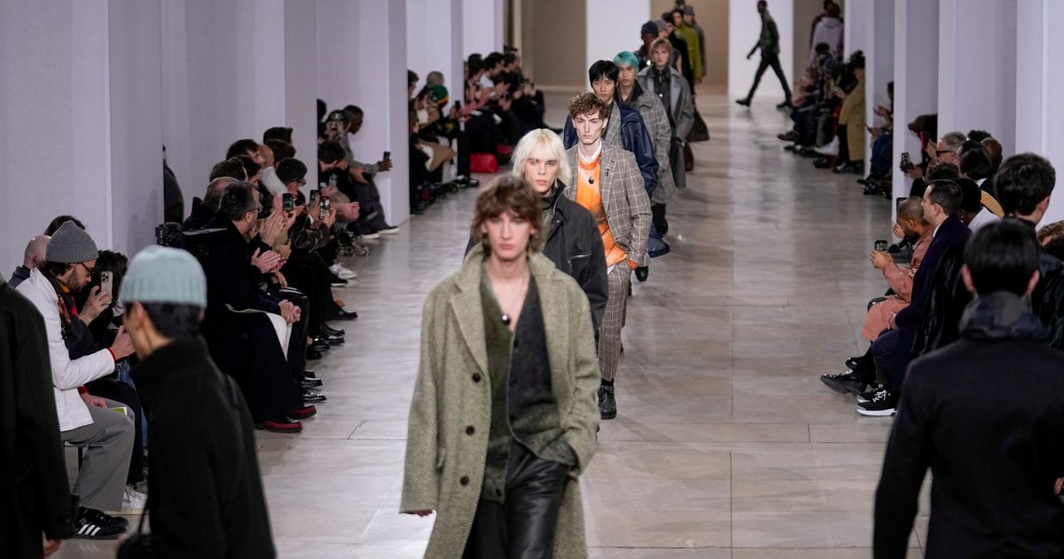 Paris Men’s Fashion Week draws to a close, matching subtle elegance with bursts of color