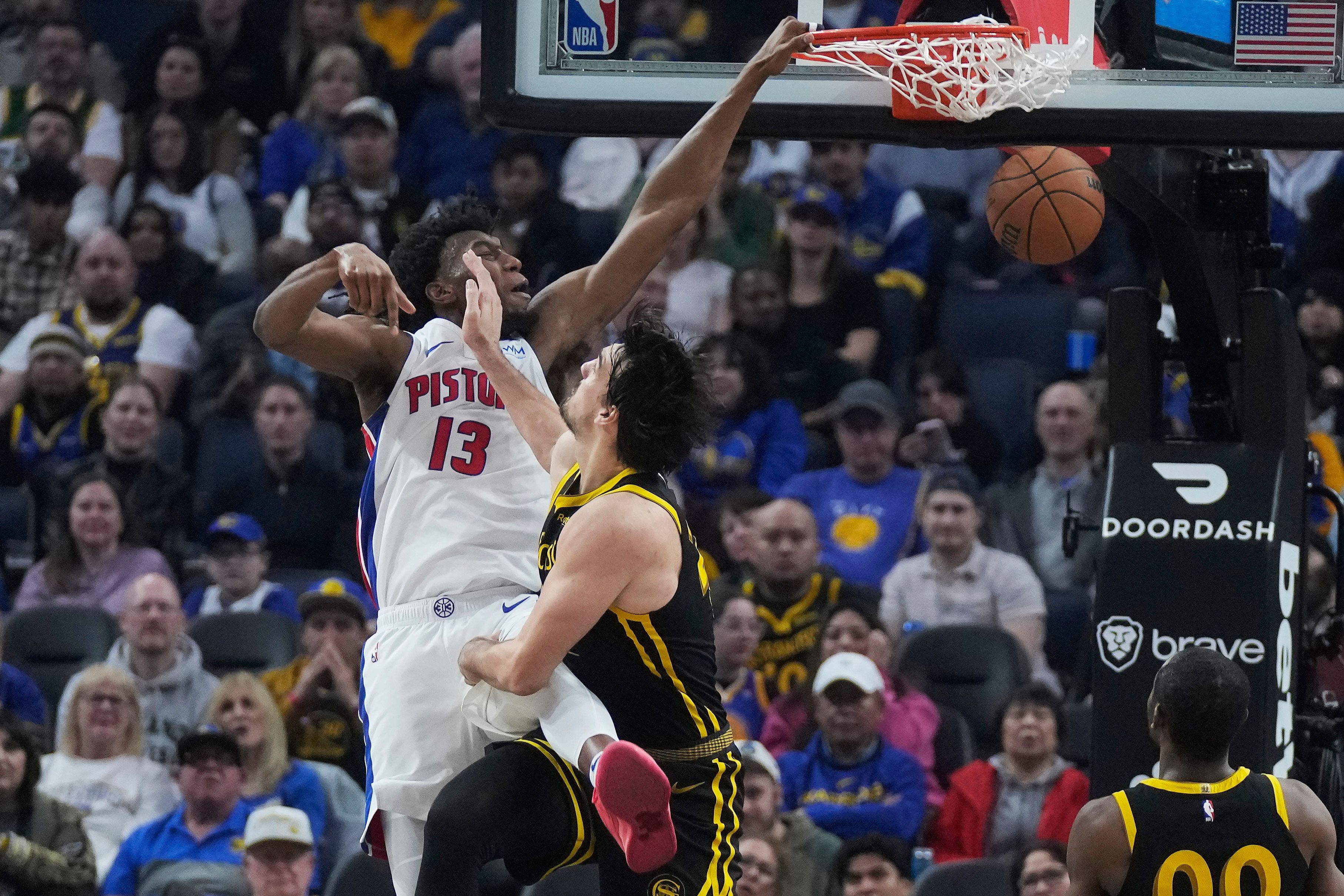 Steph curry 2024 misses dunk