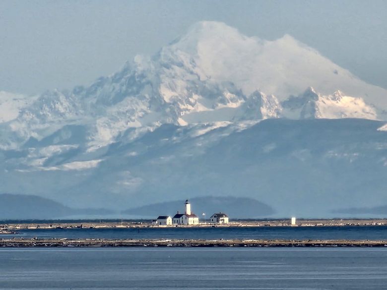What it's like to be a volunteer lighthouse keeper on Dungeness Spit | The  Seattle Times