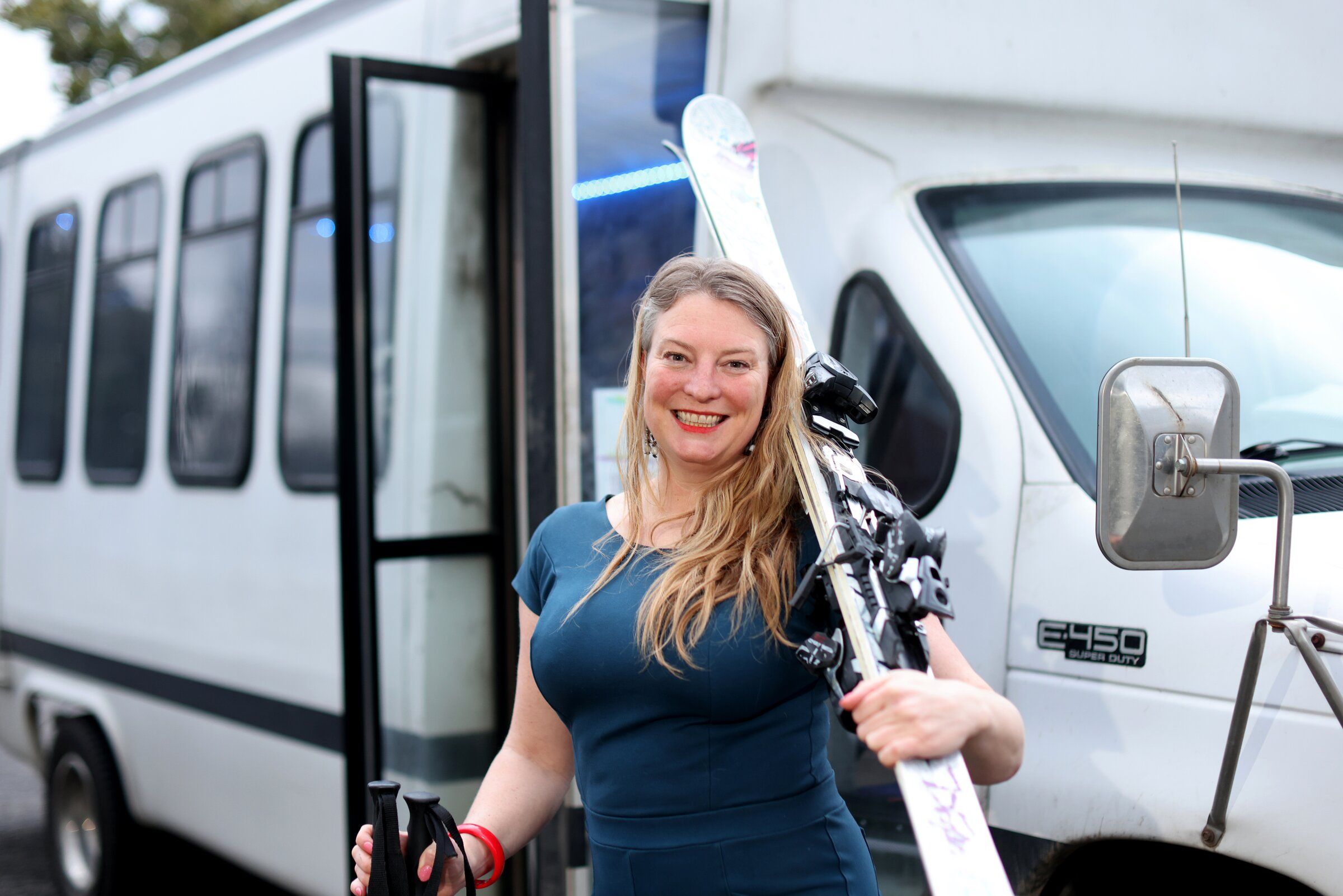 New shuttle service whisks Seattle skiers to their favorite