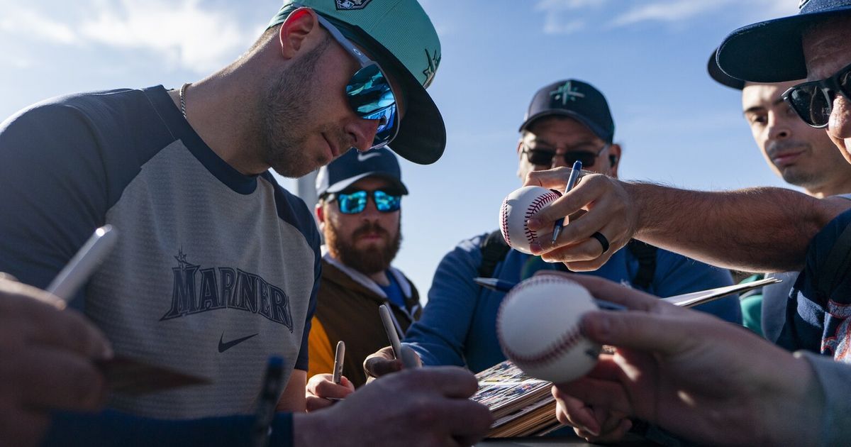 Sights and sounds from the first official day of Mariners spring